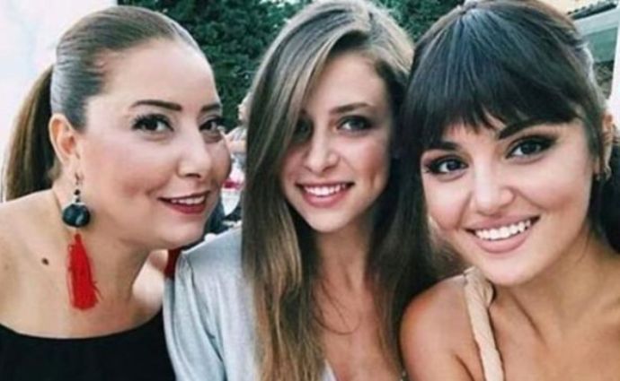 Aylin Ercels last photo before her death with her daughter Gamze Ercel and Handle Ercel.